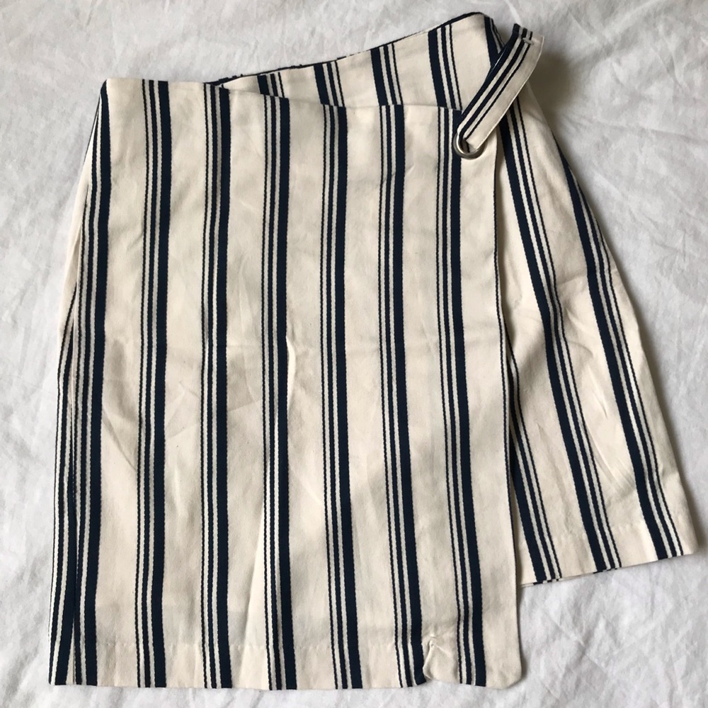 MNG wrap skirt 🖤 NWOT